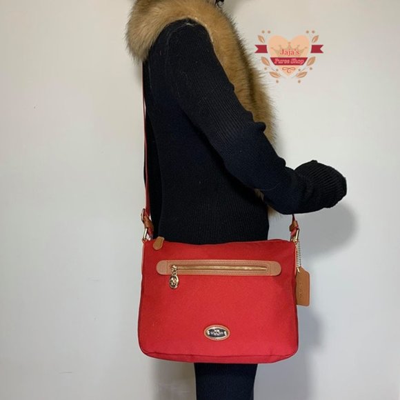 ❤️Coach Signature Fabric Bag❤️ - Picture 6 of 8